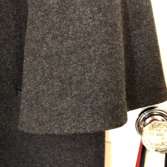 Zara’s coat - Picture 4 of 8